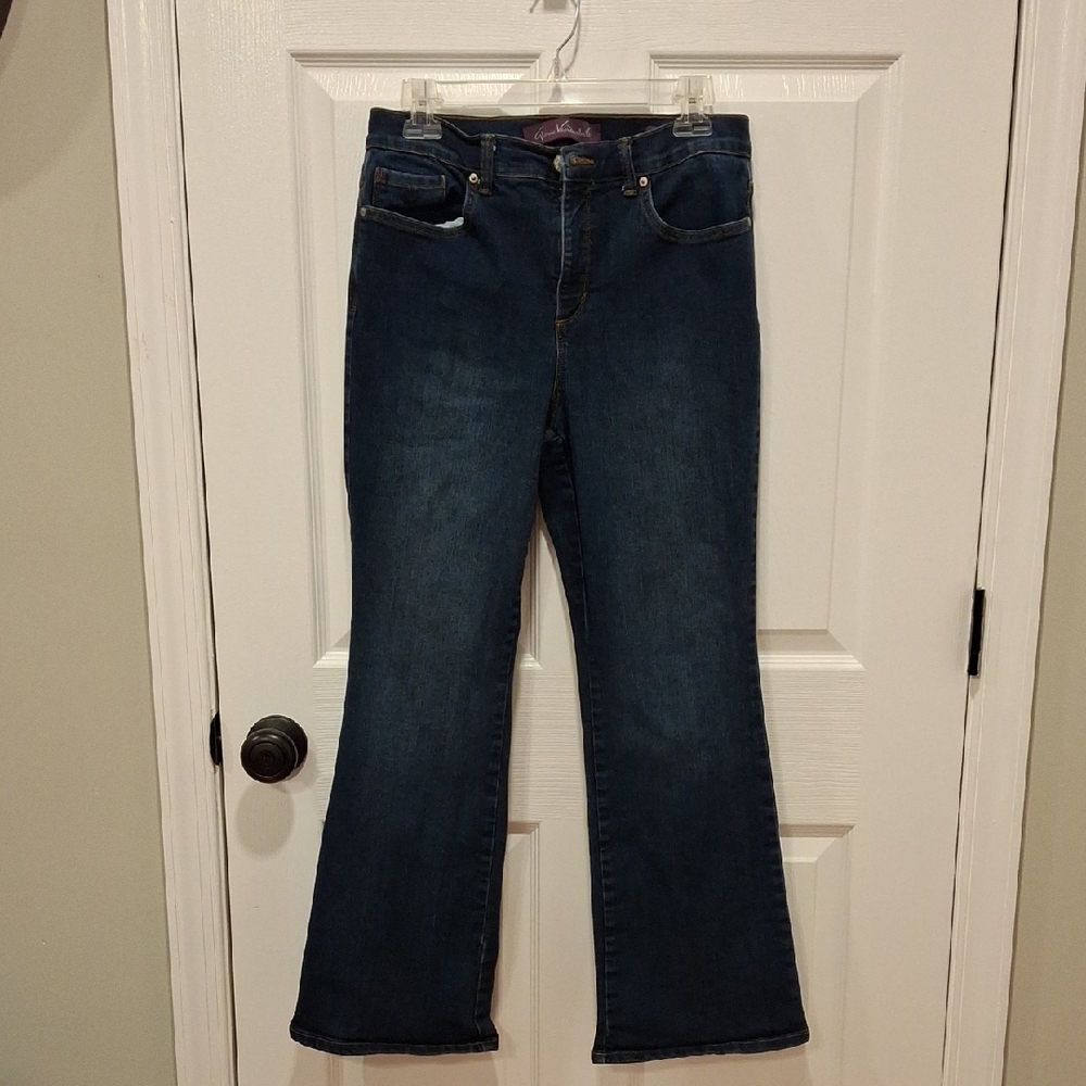 Gloria Vanderbilt Jeans. Size 8p